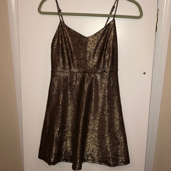 Gold dress - Picture 1 of 4